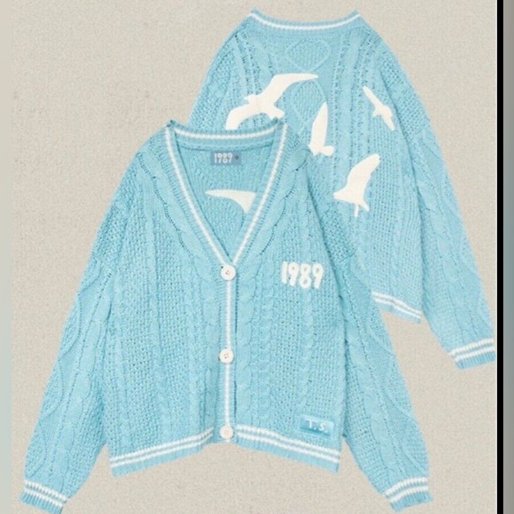 RARE Taylor Swift 1989 (Taylor’s Version) RARE Release Cardigan - Picture 2 of 5